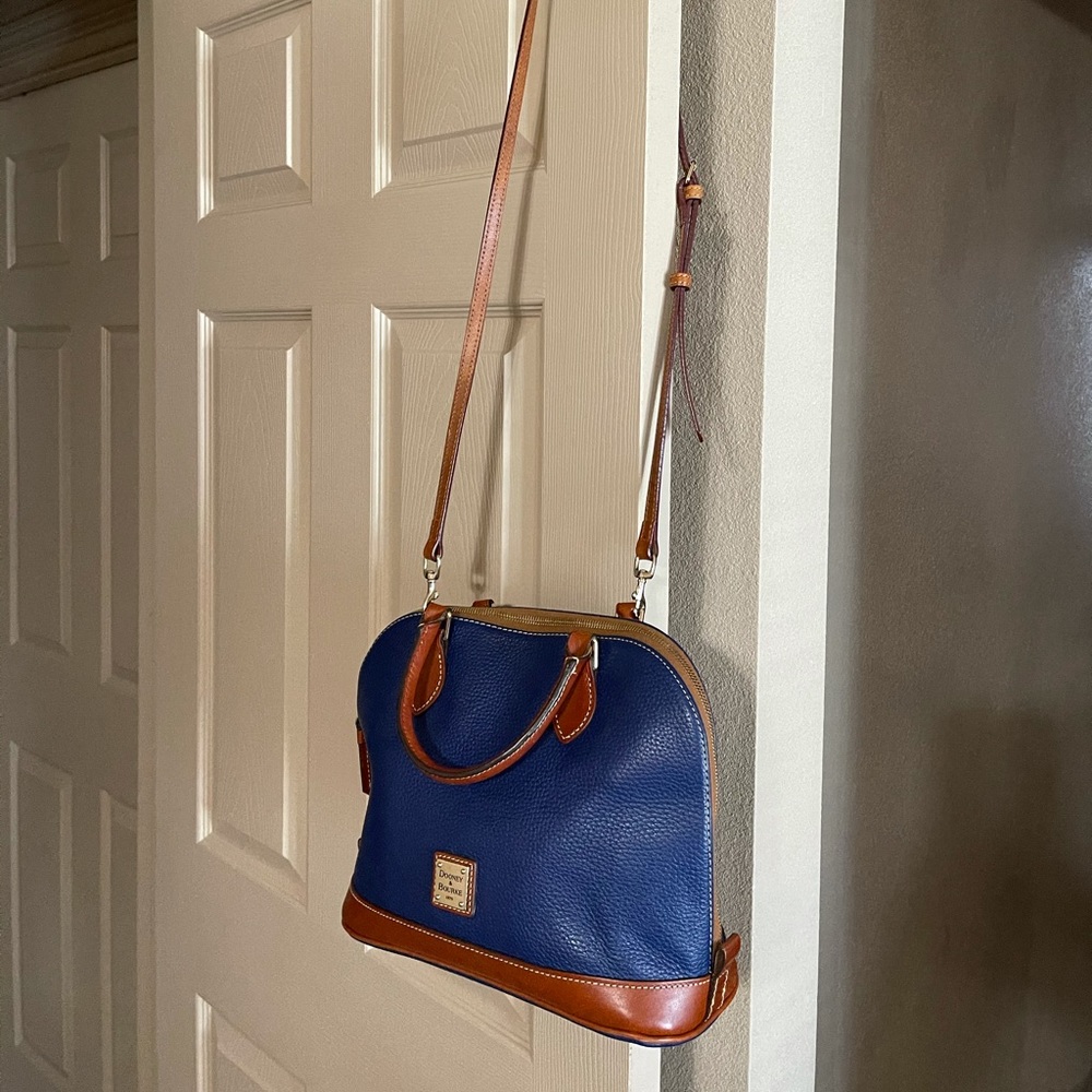 Vintage Dooney and Bourke Navy Zip Zip Crossbody